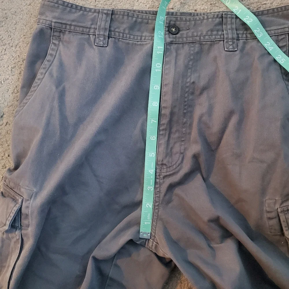 Vintage Tommy Hilfiger Gray High Rise 9 Inch Inseam Cotton Cargo Shorts
